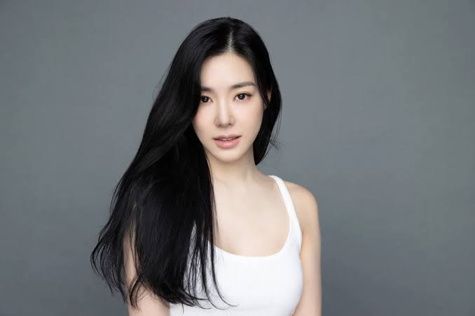 Tiffany Young K-pop albums en releases