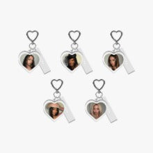 KATSEYE - WILD - RANDOM SELFIE ACRYLIC KEYRING